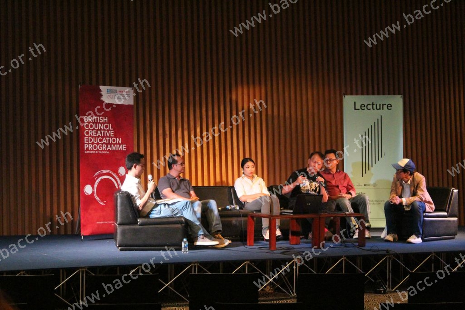 กิจกรรมการศึกษานิทรรศการ “ไทยเนตร” : Artist Forum #1 : “ศิลปินไทยในเวทีนานาชาติ : กรณีศึกษาหอศิลป์ร่วมสมัย Saatchi”