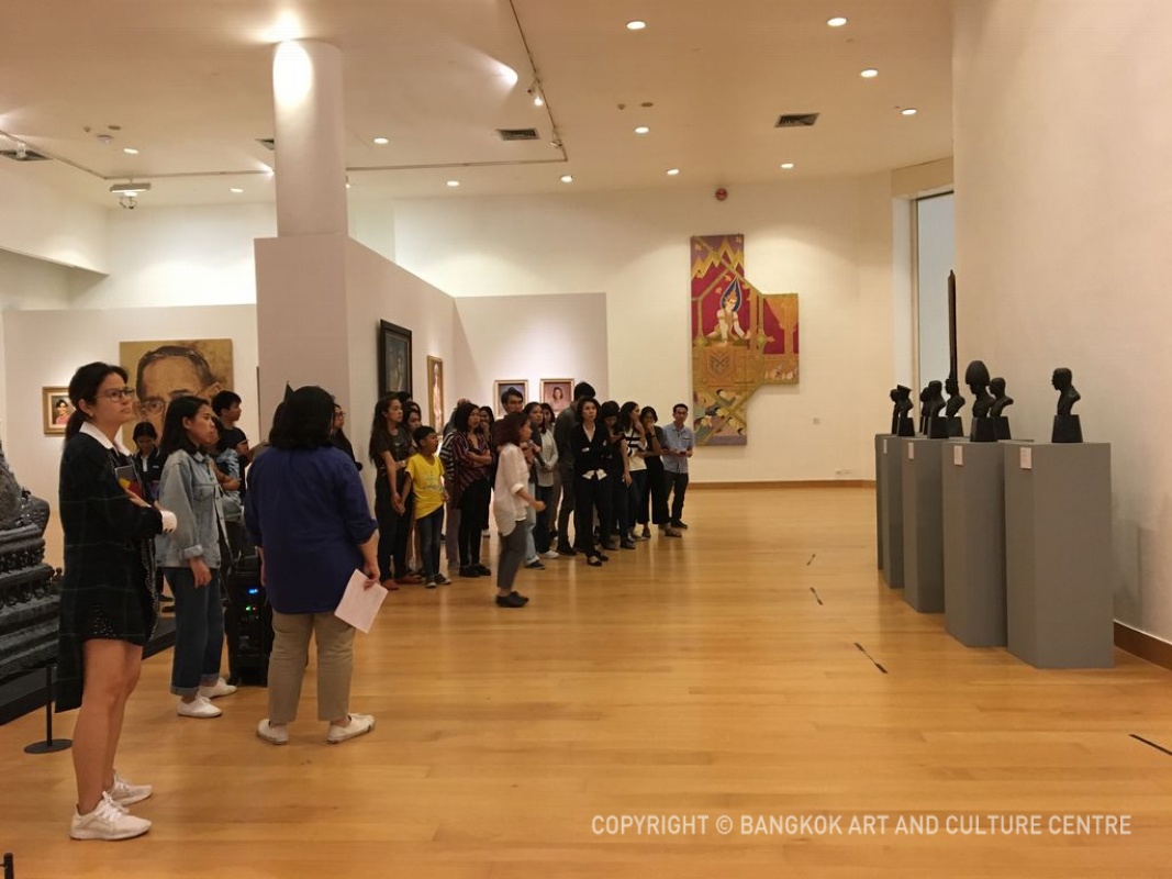 กิจกรรมการศึกษานิทรรศการ “พระราชาในดวงใจ” - Special Tour : Art History Tour (กิจกรรมนำชมโดยนักวิชาการประวัติศาสตร์ศิลปะ) 