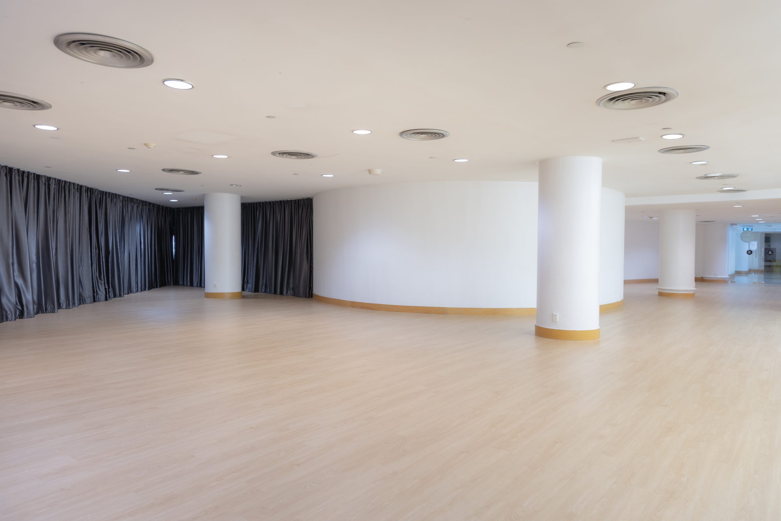 Friends of BACC Room, 6th Floor: Medium-sized workshop room with an area of 120 square metres, accommodating 30-60 people. Suitable for workshops, meetings, small seminars, and performance rehearsals.